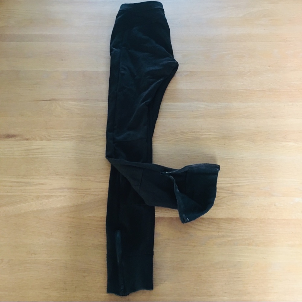 ZIPPERED ANKLE LEGGINGS